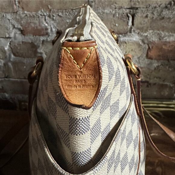 Louis Vuitton Damier Azur Totally MM Tote Bag - Picture 15 of 16